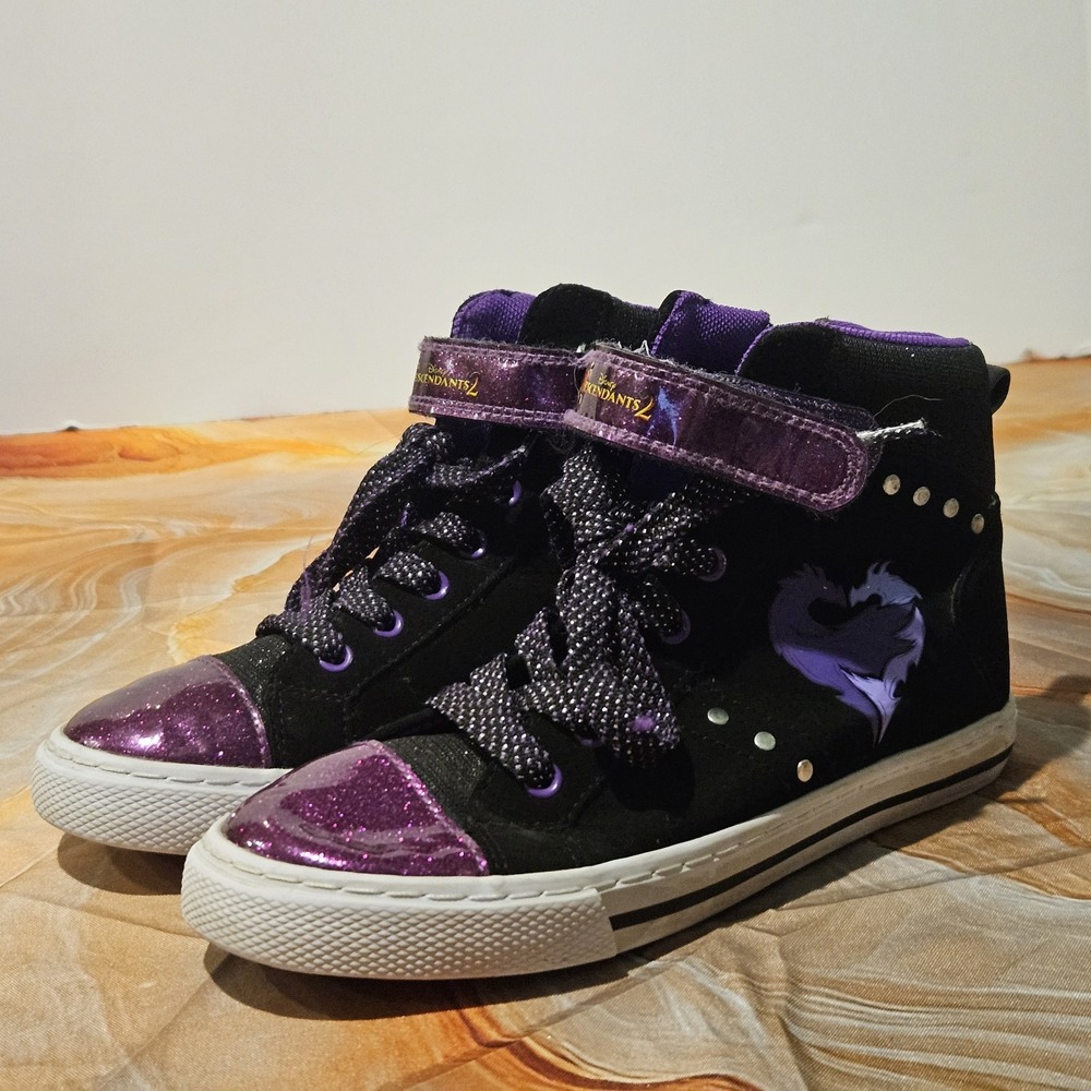 Disney Descendants D-Signed Wickedly Cool High Top Sneakers Girls Size 1 Purple